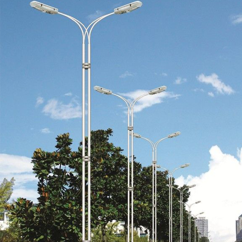 Palo per illuminazione zincato a caldo